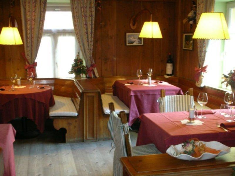 Hotel Dolomiti โมเอนา ภายนอก รูปภาพ