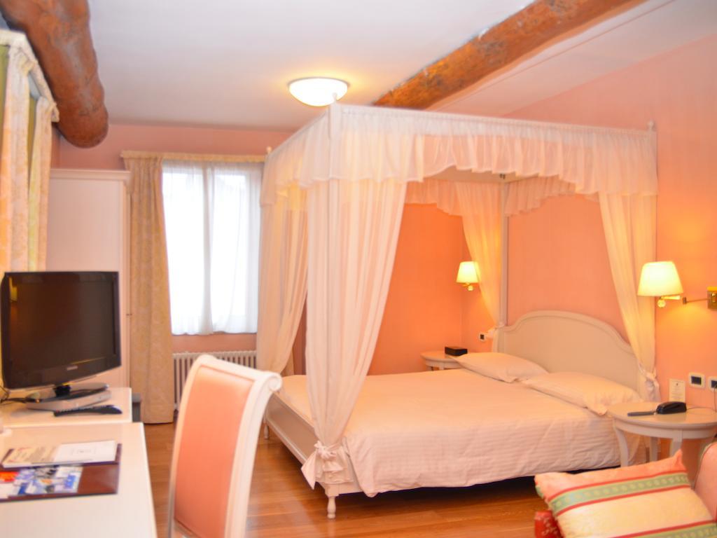 Hotel Dolomiti โมเอนา ภายนอก รูปภาพ