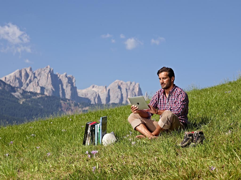 Hotel Dolomiti โมเอนา ภายนอก รูปภาพ