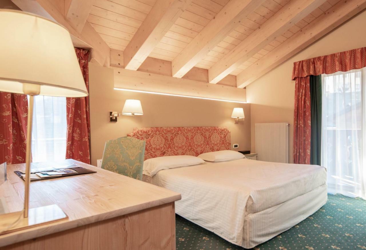Hotel Dolomiti โมเอนา ภายนอก รูปภาพ