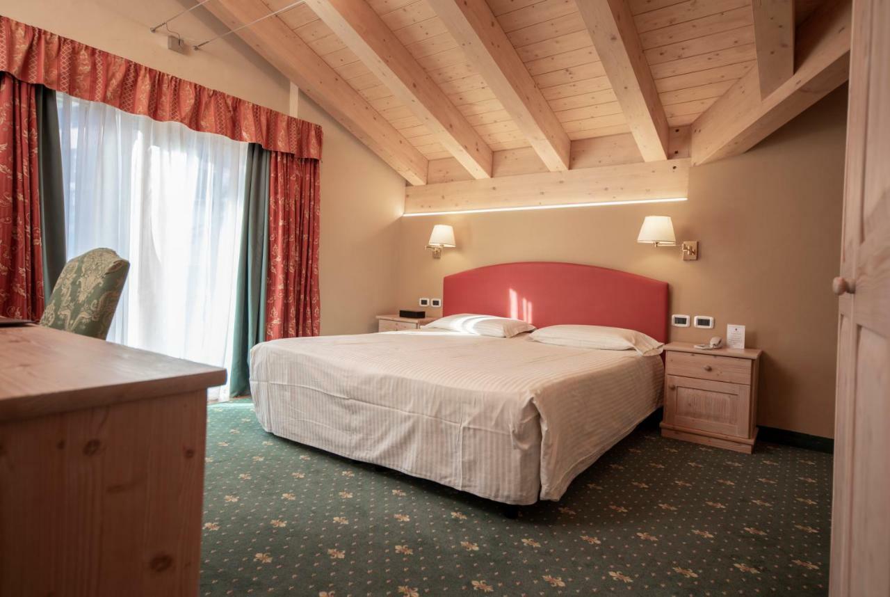 Hotel Dolomiti โมเอนา ภายนอก รูปภาพ