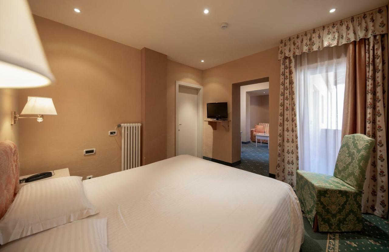 Hotel Dolomiti โมเอนา ภายนอก รูปภาพ