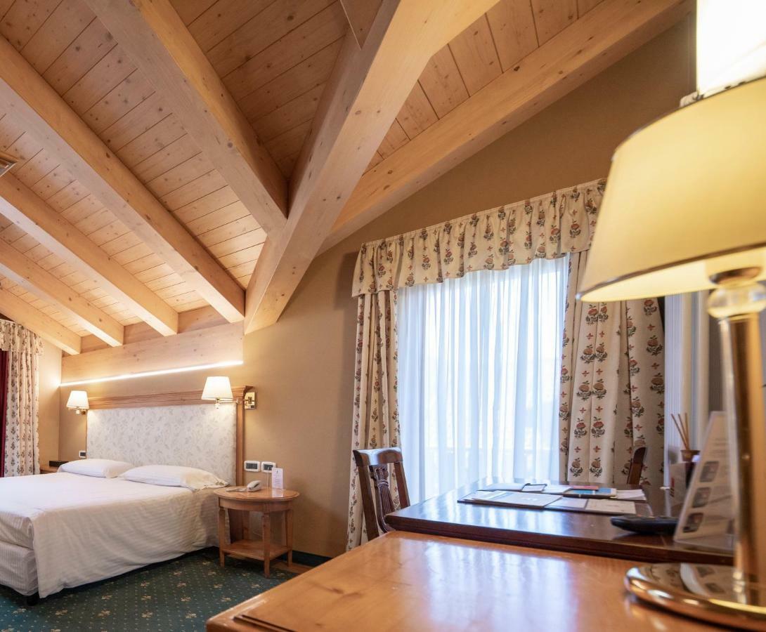 Hotel Dolomiti โมเอนา ภายนอก รูปภาพ